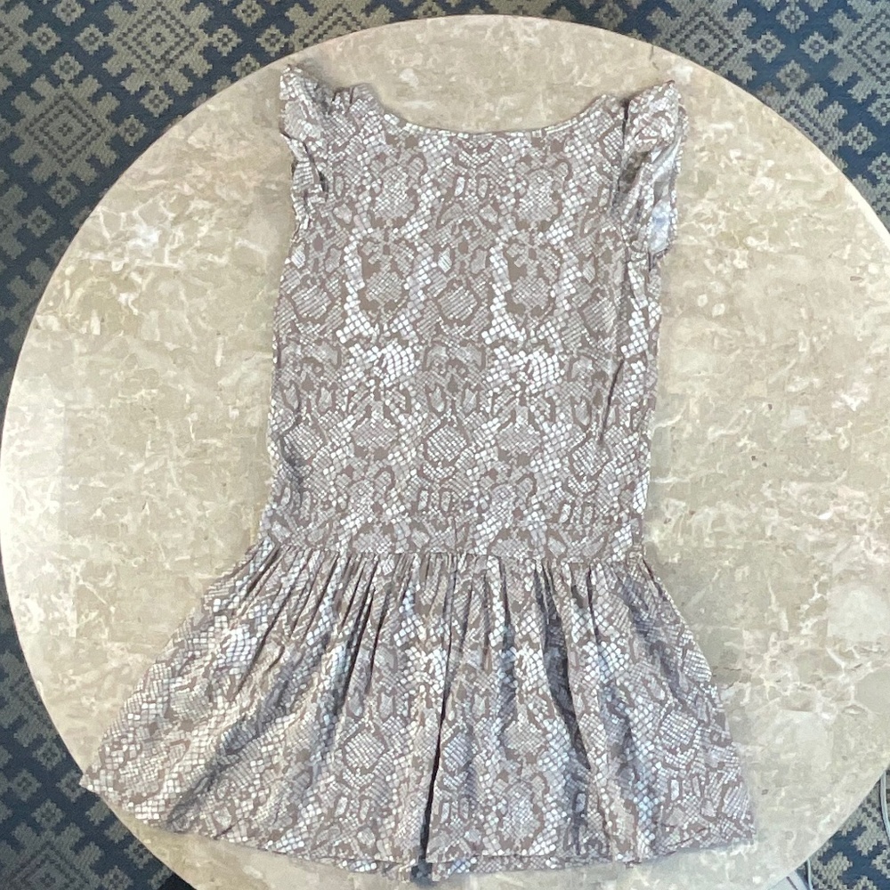 Gap Kids Brown Printed Dress with drop waist and flutter sleeve Size 8-9 - Picture 8 of 8